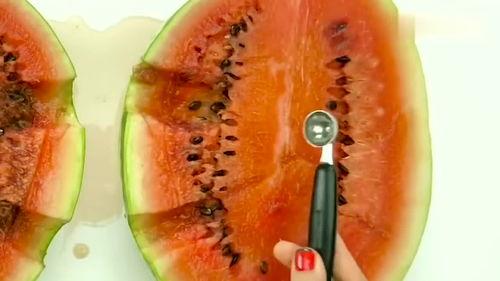 快速学习夏天吃瓜,瓜果飘香——夏日吃瓜攻略大揭秘