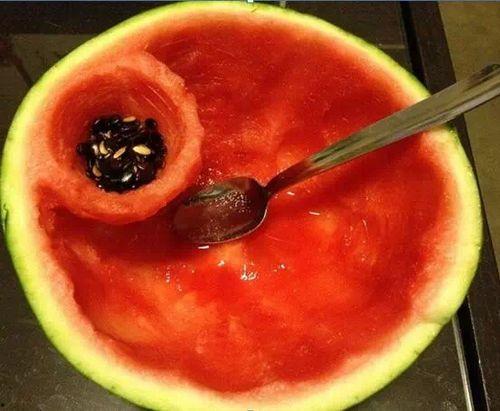 吃瓜勺子带叉子,一勺一叉，尽享美味时光